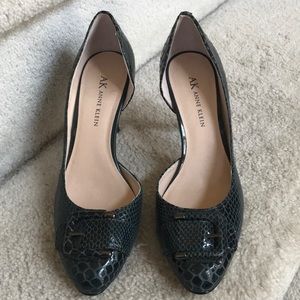 AK Anne Klein pumps